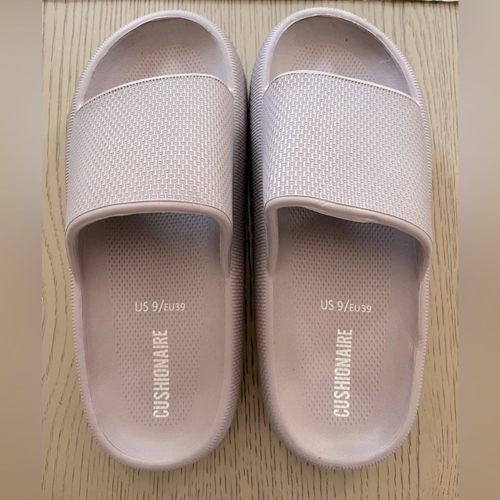 Cushionaire Women's Purple Sandals - Picture 3 of 6